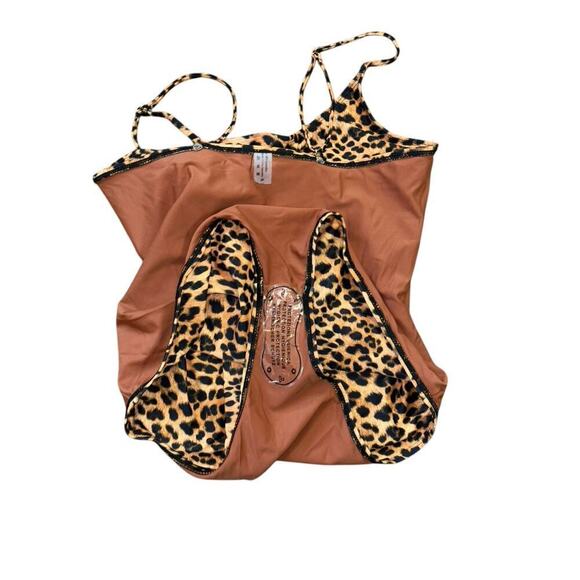 New Without Tags Animal Print One Piece Swimsuit Women’s XL Leopard Vacation - Picture 9 of 11